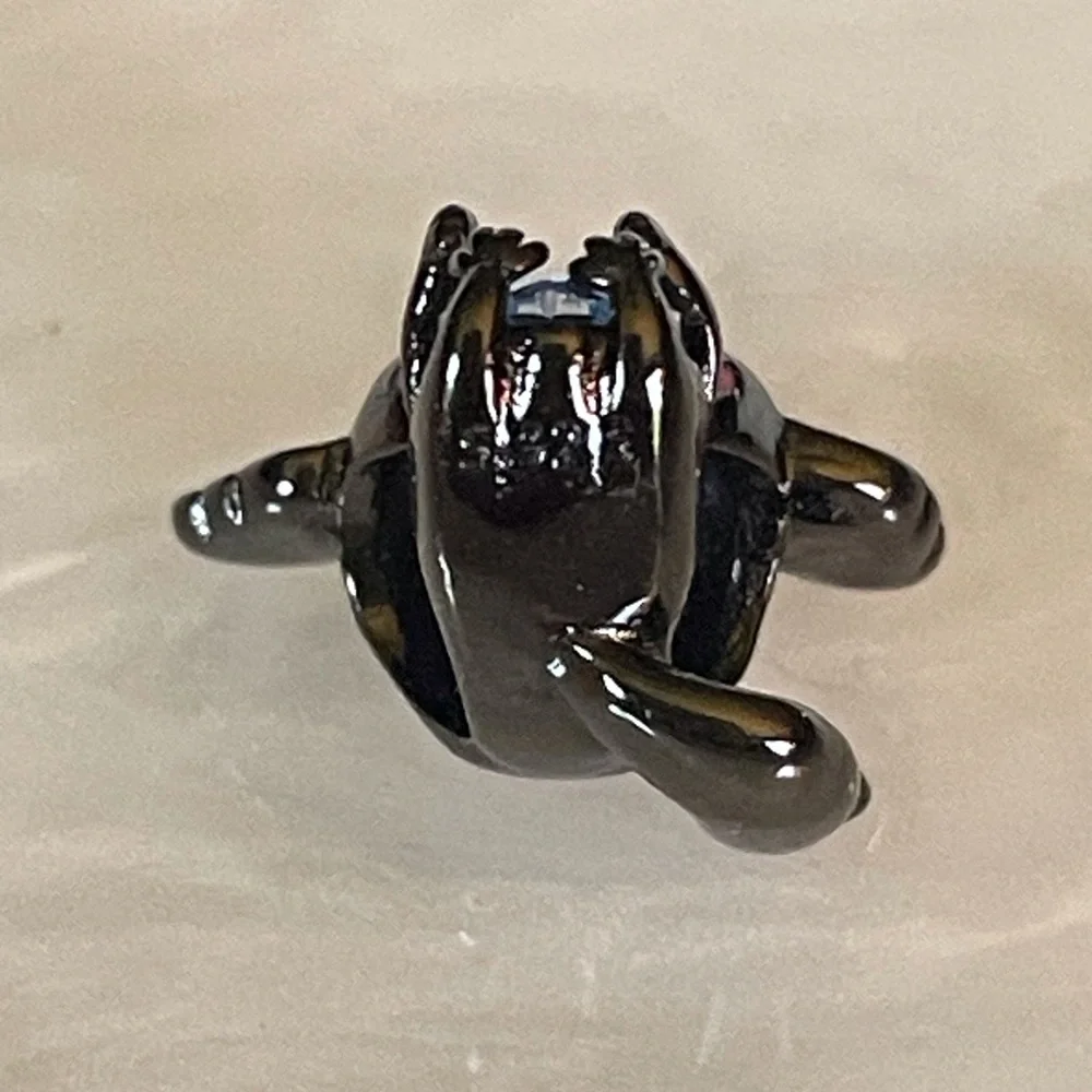 Bracelet Charm Black Salamander Holding Blue Rhinestone Heart - Picture 8 of 9